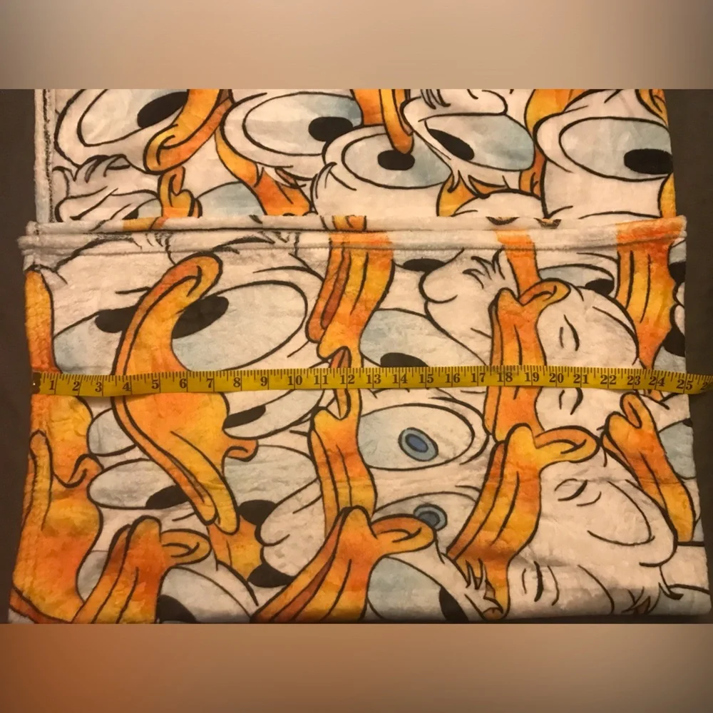 NEW Donald Duck Fleece Throw Blanket